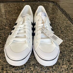 Adidas Nizza White / Black footwear unisex. Size 8.5 new.